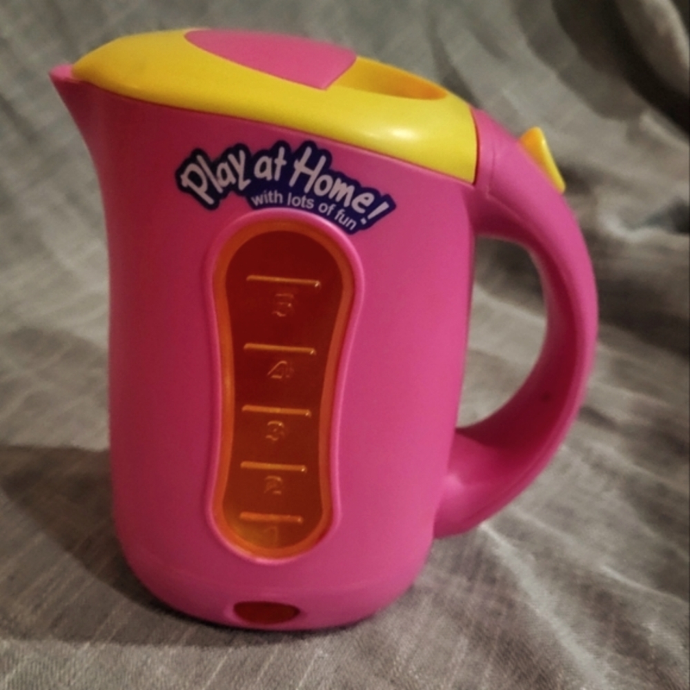 🌟3 for30🌟Tea Time Kettle Tea with this very sweet little Kettle Play At Home